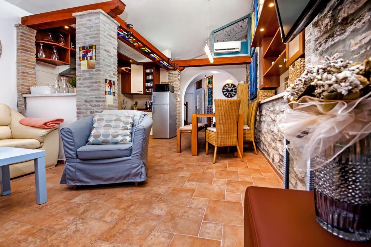 "Art House" Rovinj-Holiday, Holiday Home To Rent Rovinjsko Selo Bagian luar foto