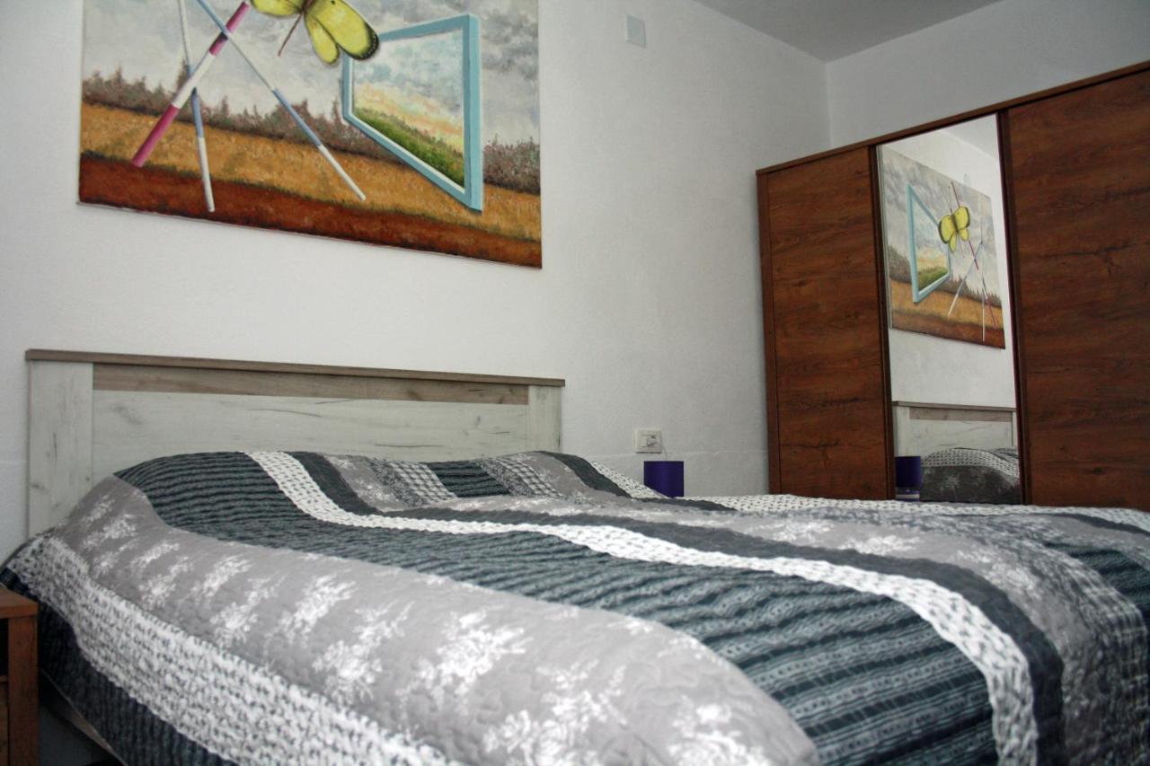 "Art House" Rovinj-Holiday, Holiday Home To Rent Rovinjsko Selo Bagian luar foto