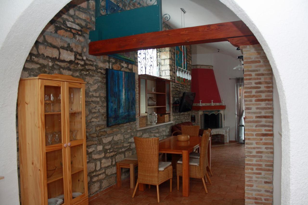 "Art House" Rovinj-Holiday, Holiday Home To Rent Rovinjsko Selo Bagian luar foto
