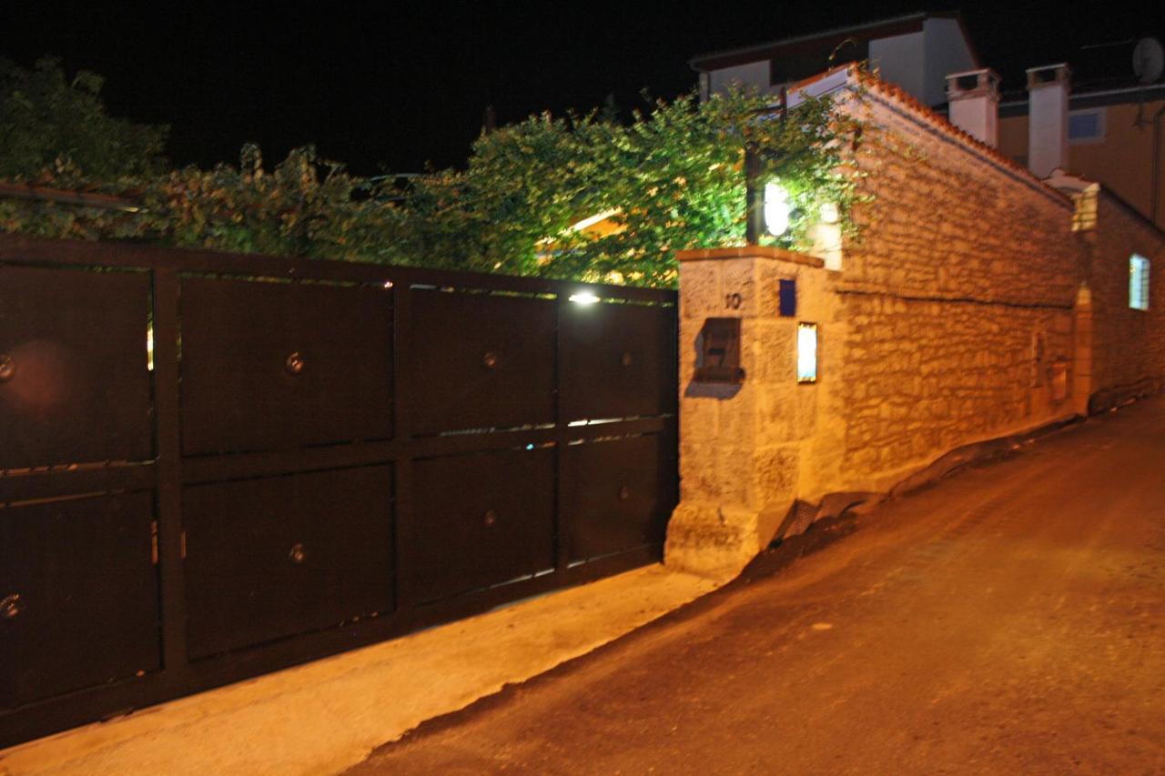 "Art House" Rovinj-Holiday, Holiday Home To Rent Rovinjsko Selo Bagian luar foto