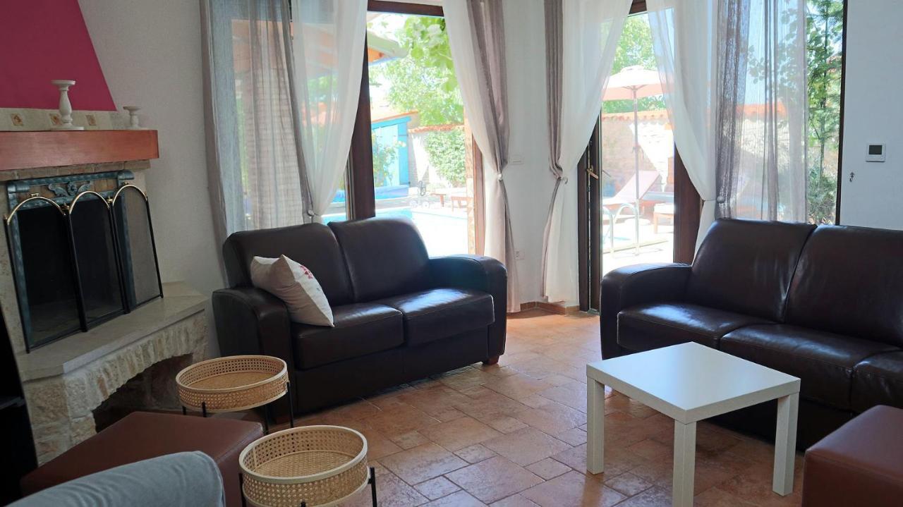 "Art House" Rovinj-Holiday, Holiday Home To Rent Rovinjsko Selo Bagian luar foto