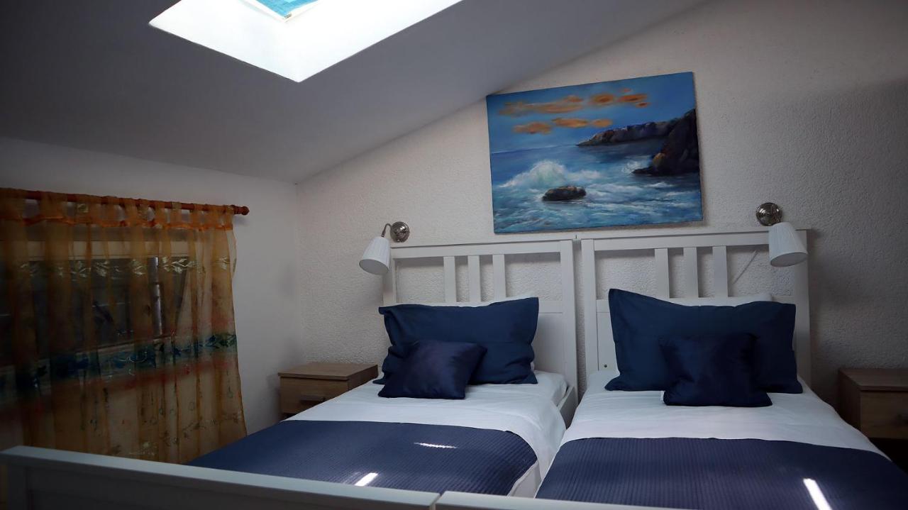 "Art House" Rovinj-Holiday, Holiday Home To Rent Rovinjsko Selo Bagian luar foto