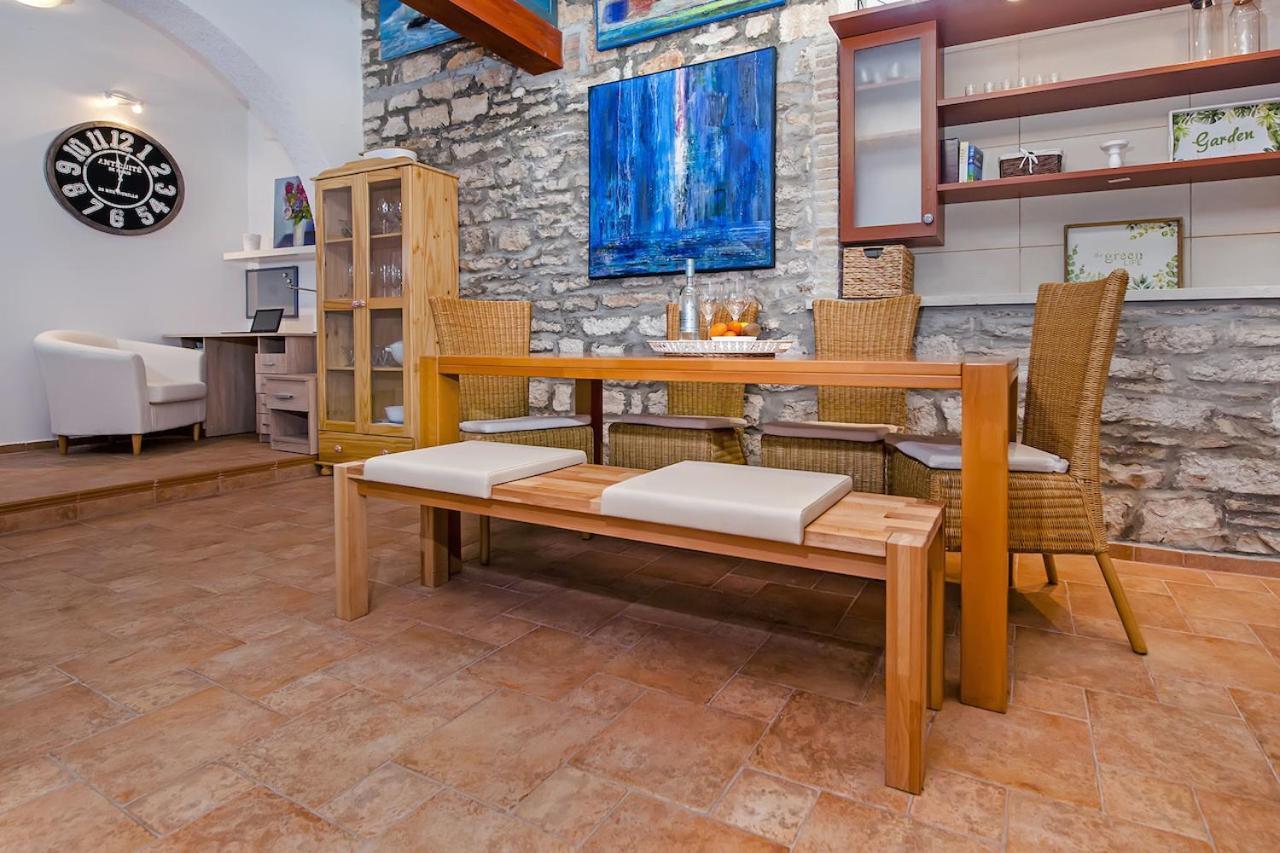 "Art House" Rovinj-Holiday, Holiday Home To Rent Rovinjsko Selo Bagian luar foto
